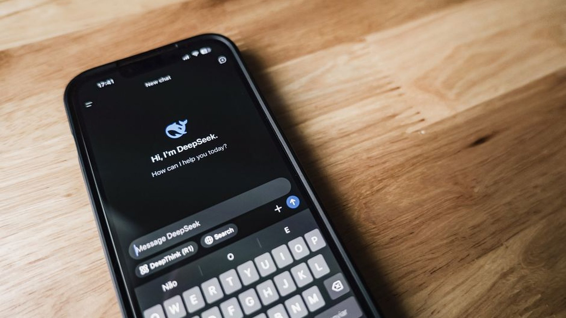 smartphone with AI assistant on screen wearable de