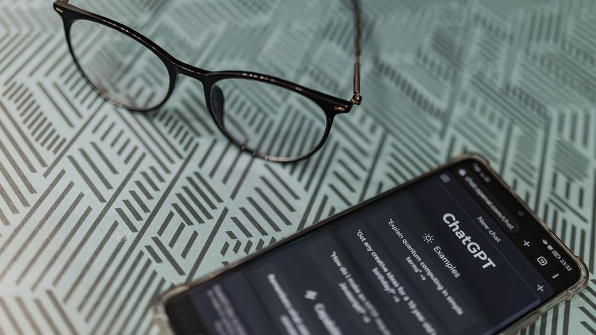 AI therapist chatbot screen mental wellness app sm