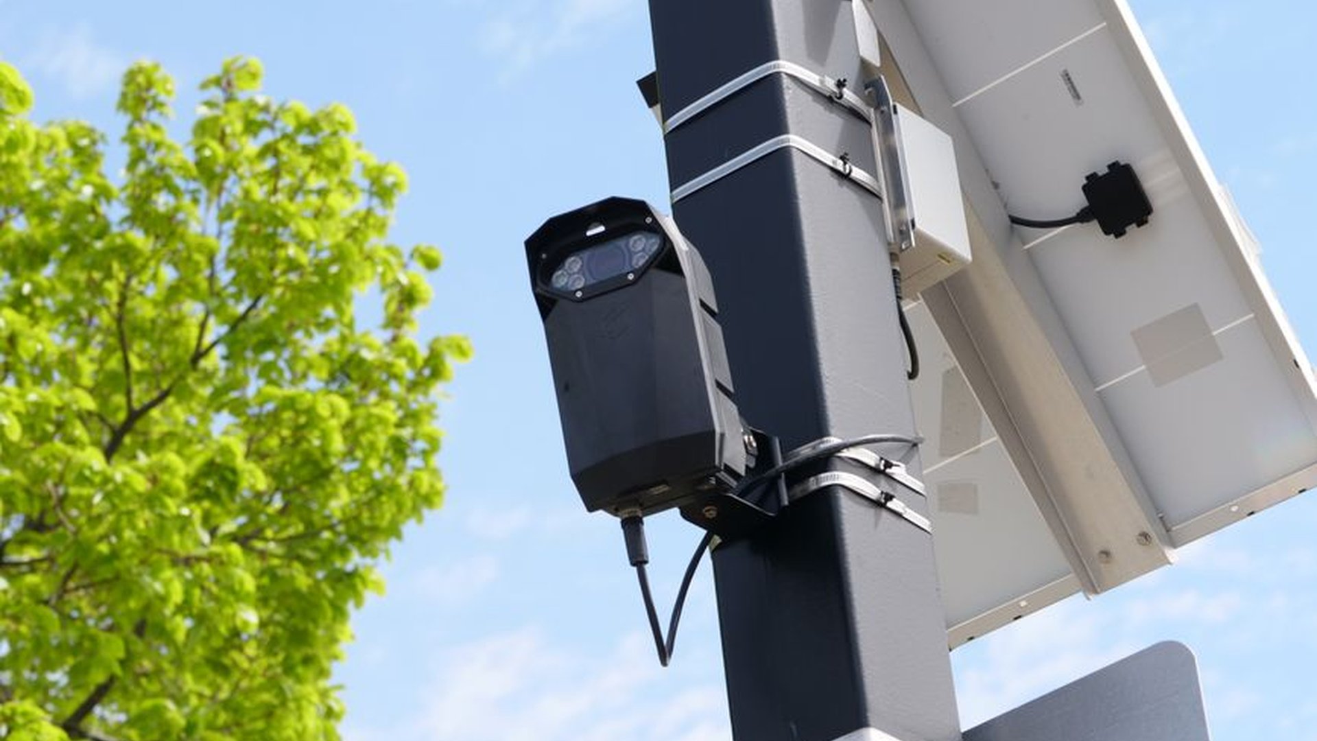 smart city Seoul sensors overhead cameras quiet au