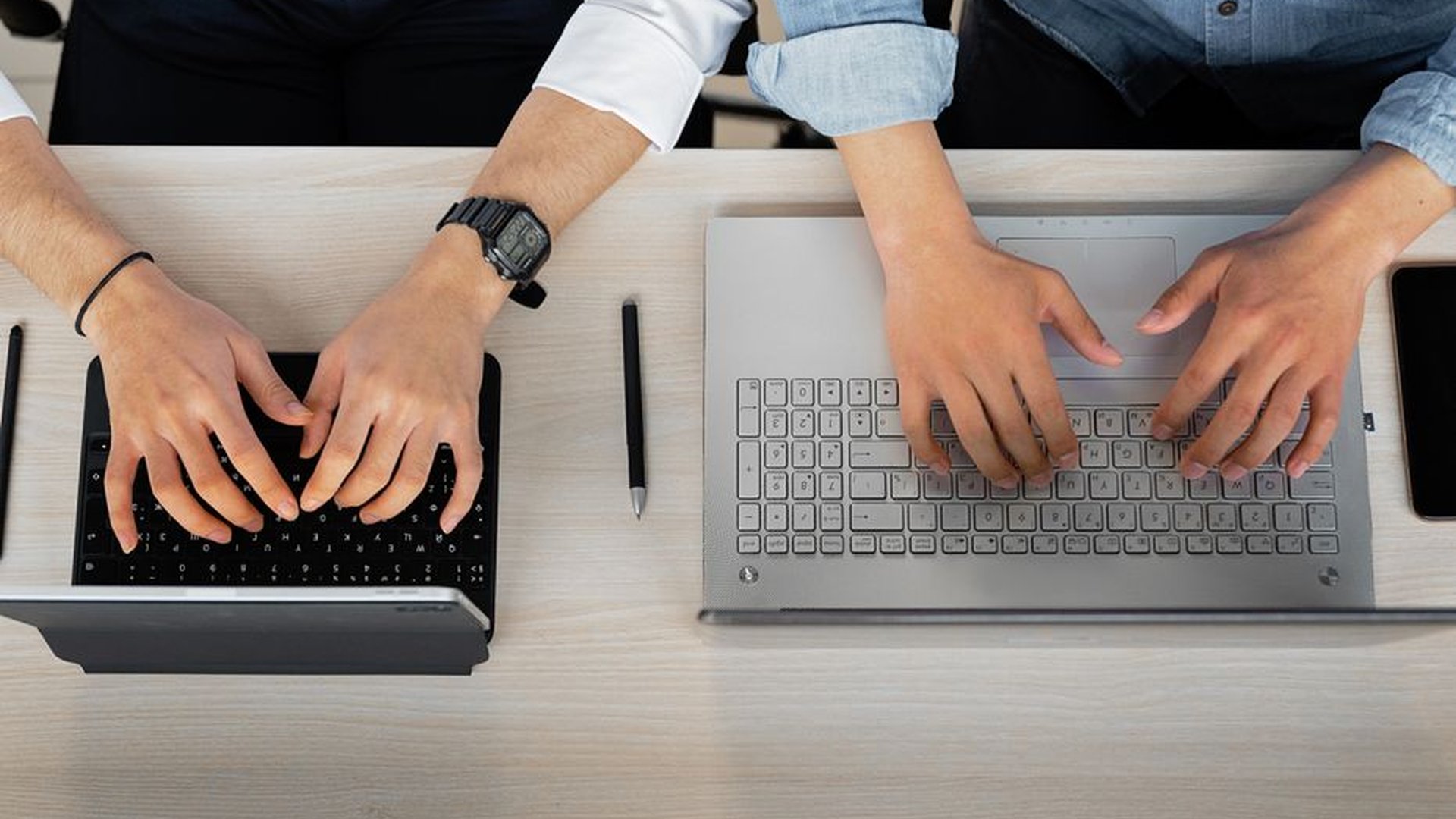 tablet with detachable keyboard AI task management