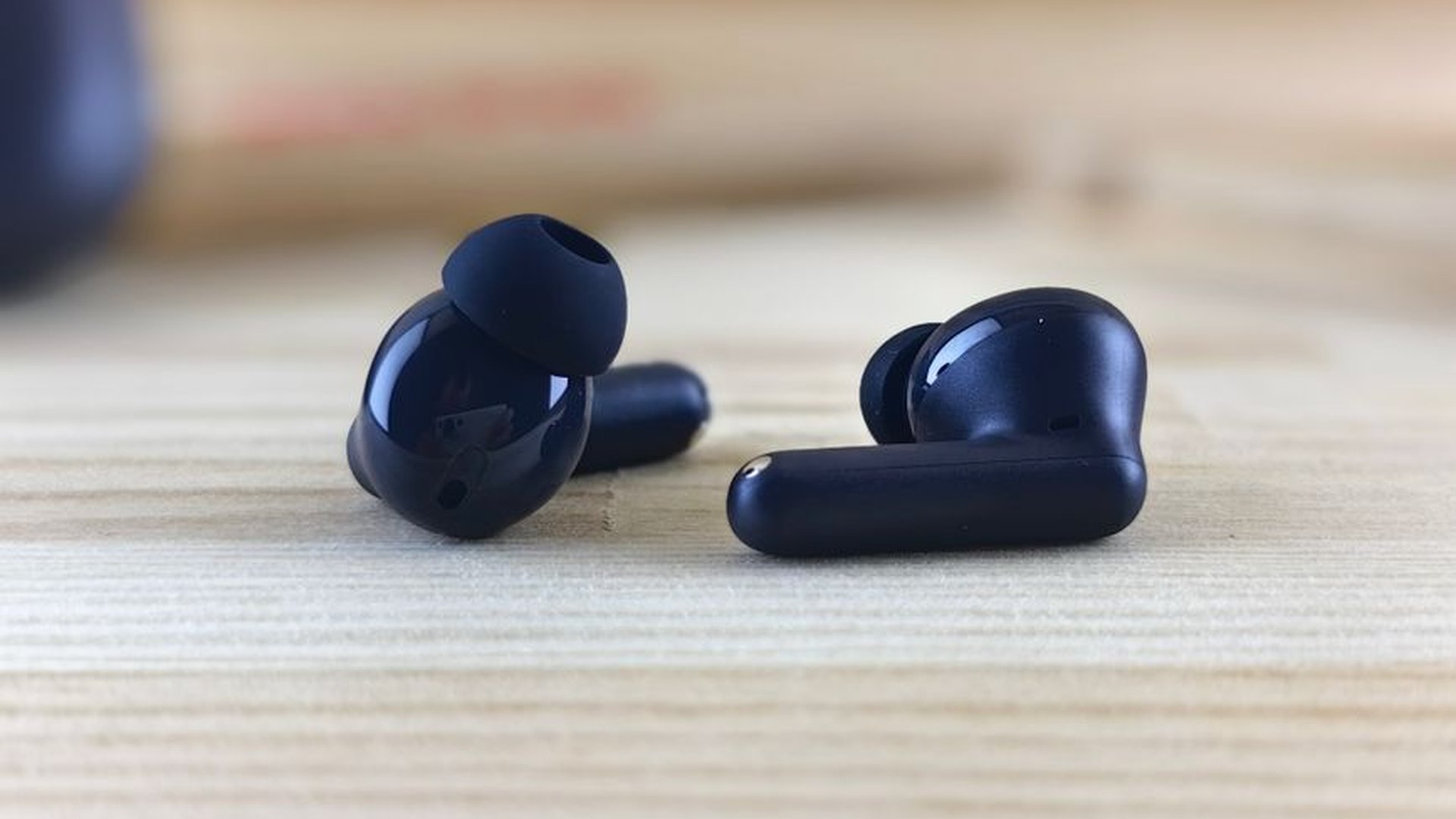 wireless earbuds noise-cancelling mic call night c