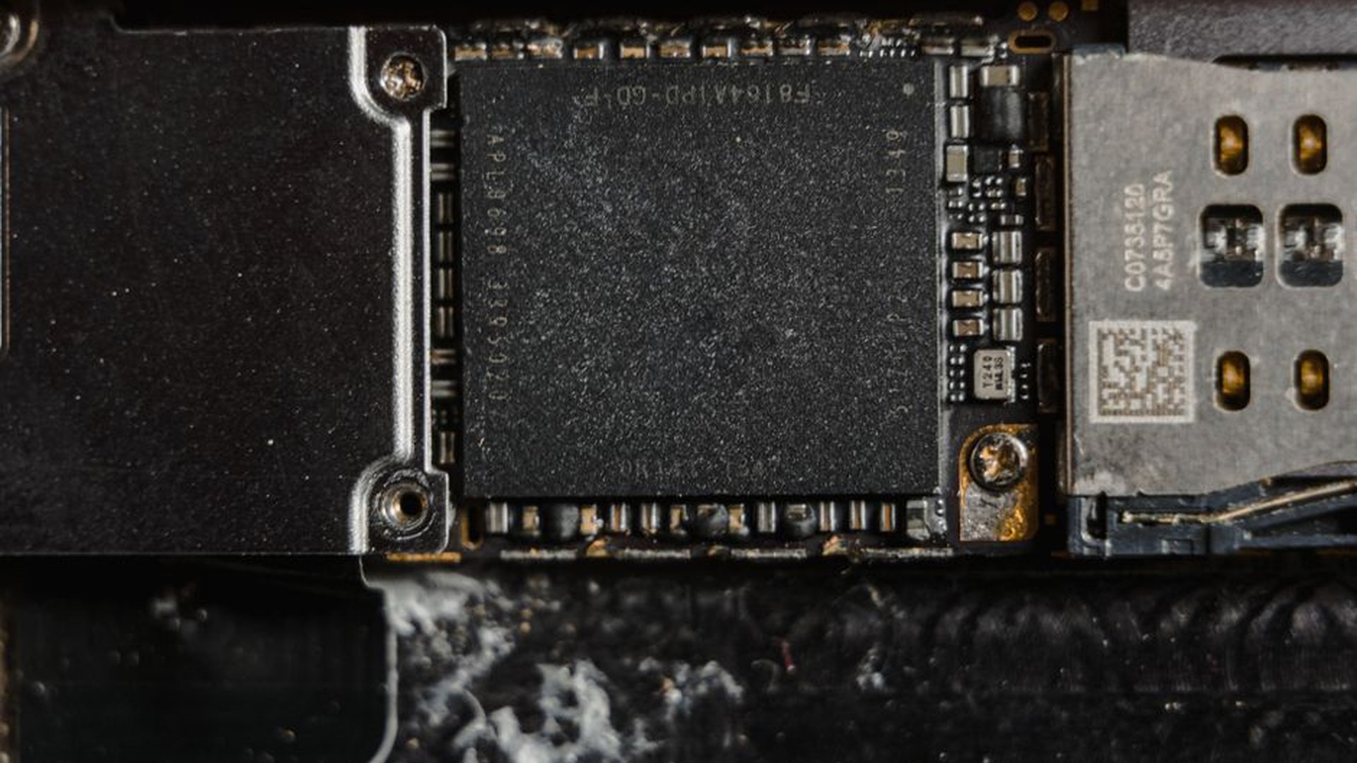 iPhone 15 A17 chip on-device processing privacy-fo