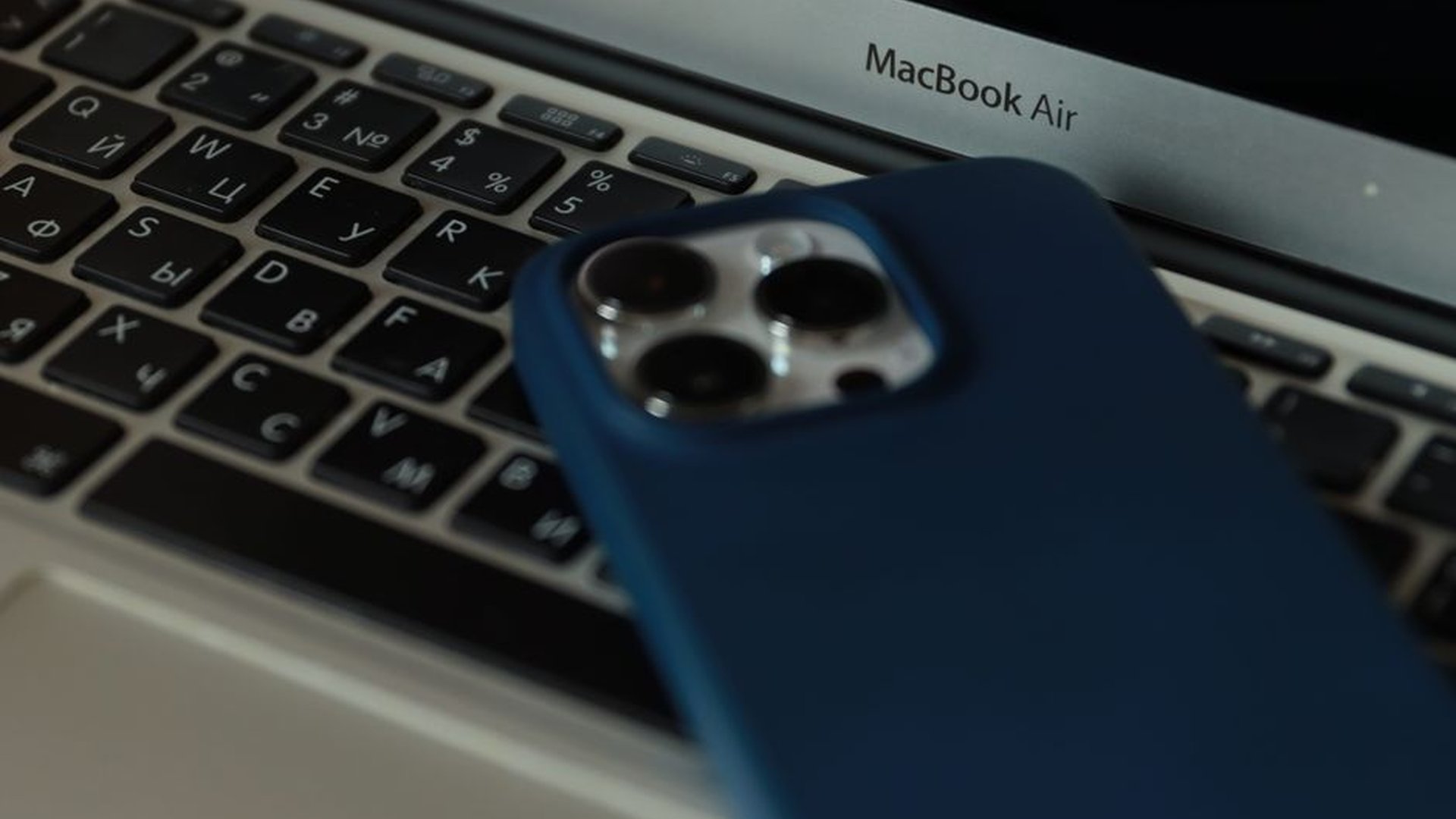 iPhone 15 case G-Form Pro Shield impact resistance