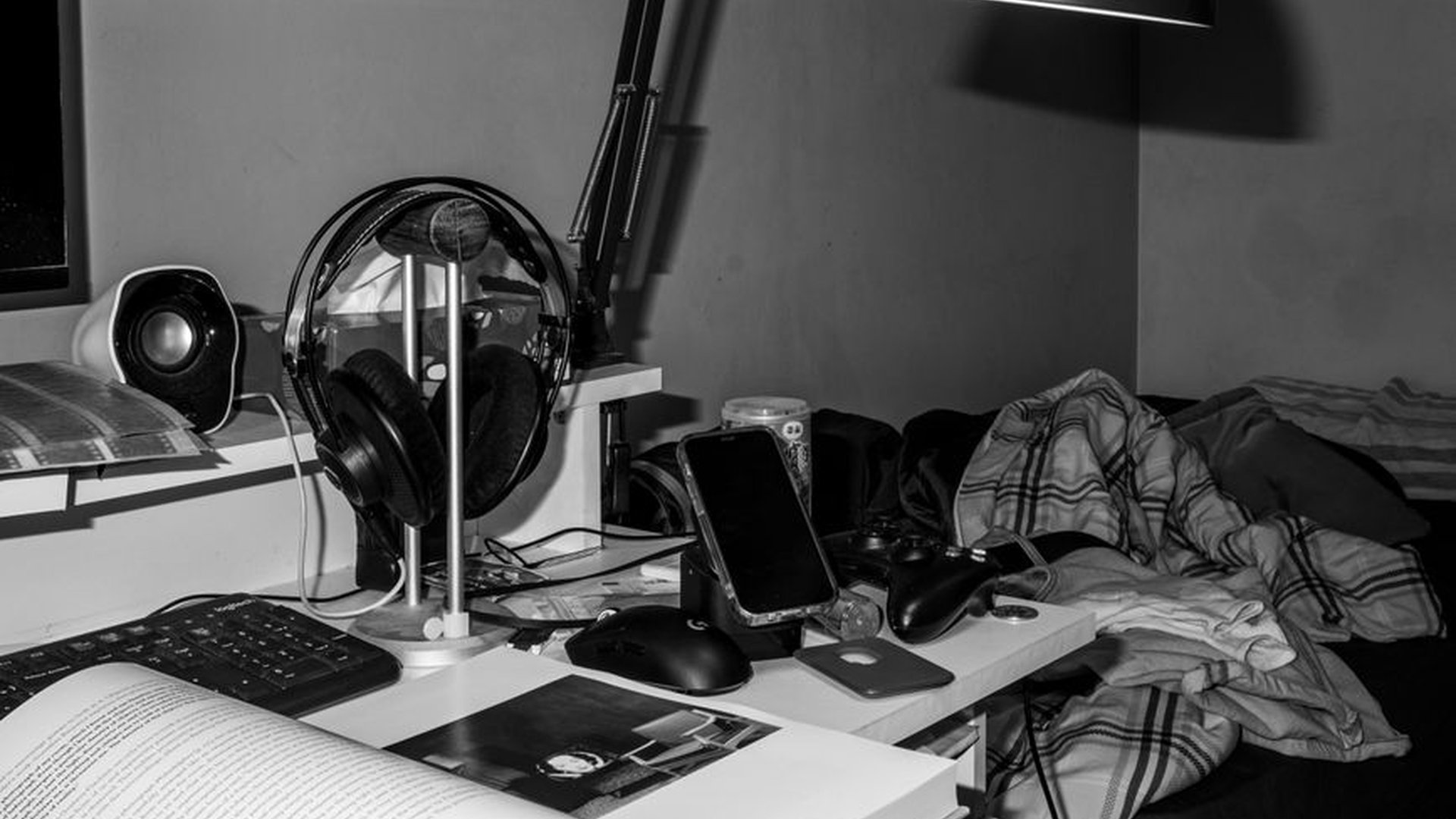 college student bedroom cluttered VR headset unuse